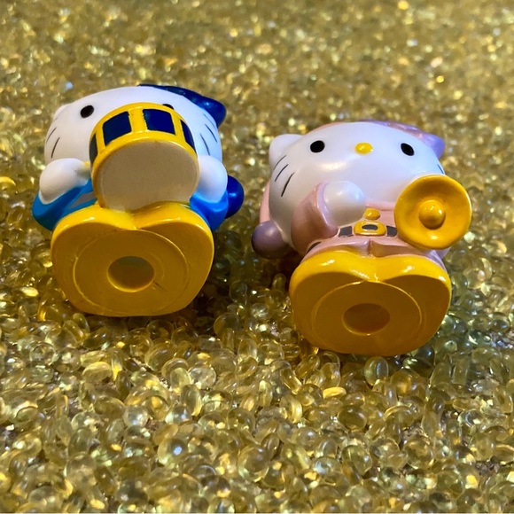 😻 3 for $13 (2) 2003 Hello Kitty Holiday Music Figures - Picture 5 of 11